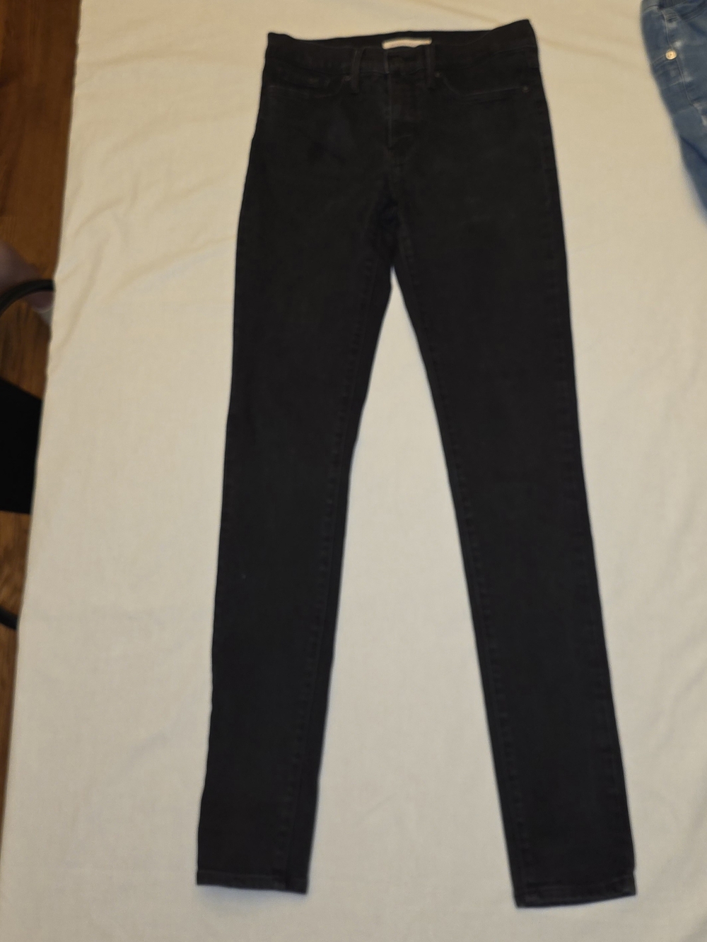 Levi's 311 Shaping Skinny Women's Jeans in Black 27x32